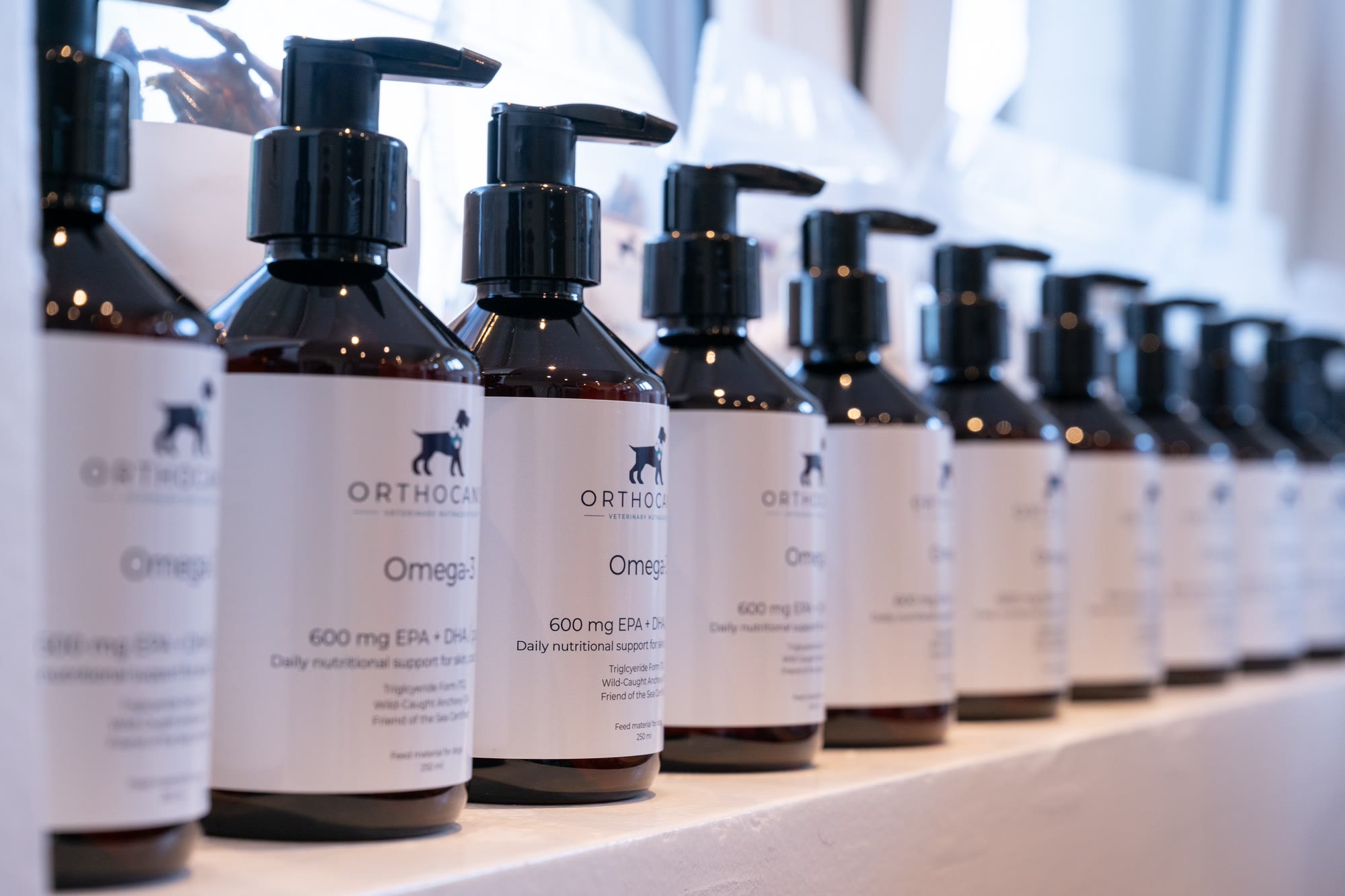 ORTHOCANIS Omega-3 flessen in de dierenartsenpraktijk